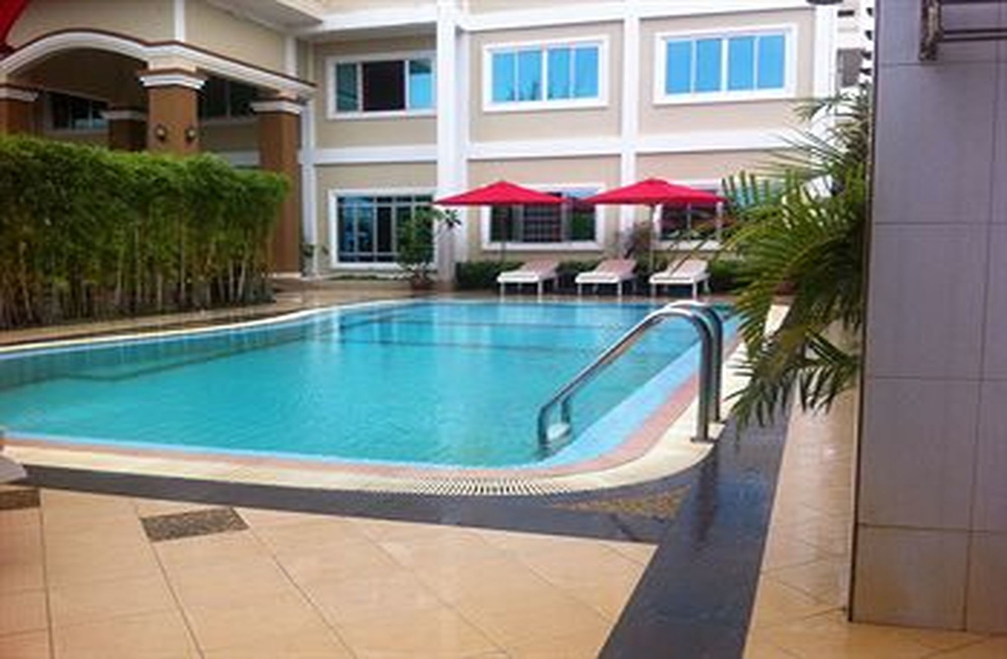 White Beach Hotel Sihanoukville Eksteriør bilde