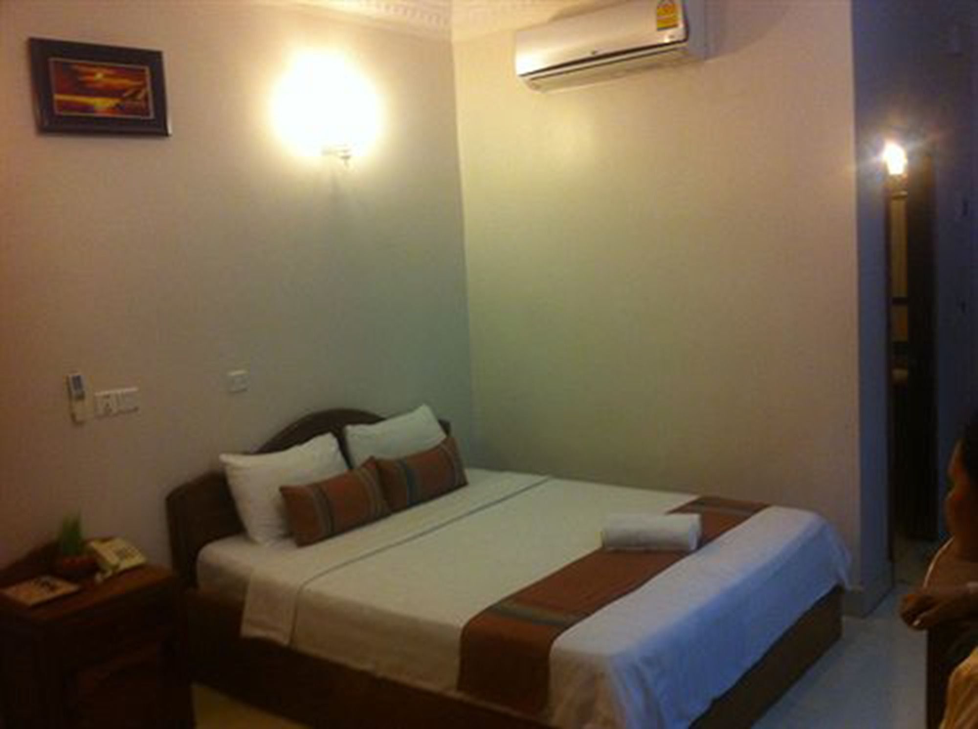White Beach Hotel Sihanoukville Eksteriør bilde